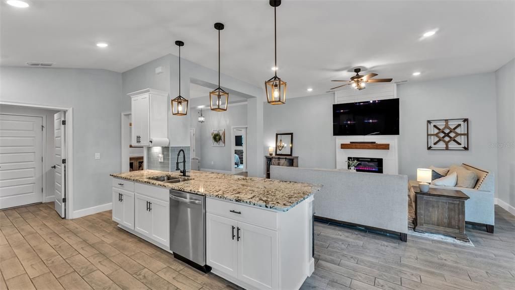 待售: $424,000 (3 贝兹, 2 浴室, 1970 平方英尺)