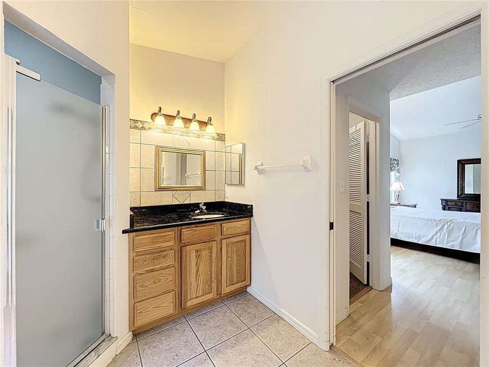 合同活跃: $279,000 (3 贝兹, 2 浴室, 1720 平方英尺)