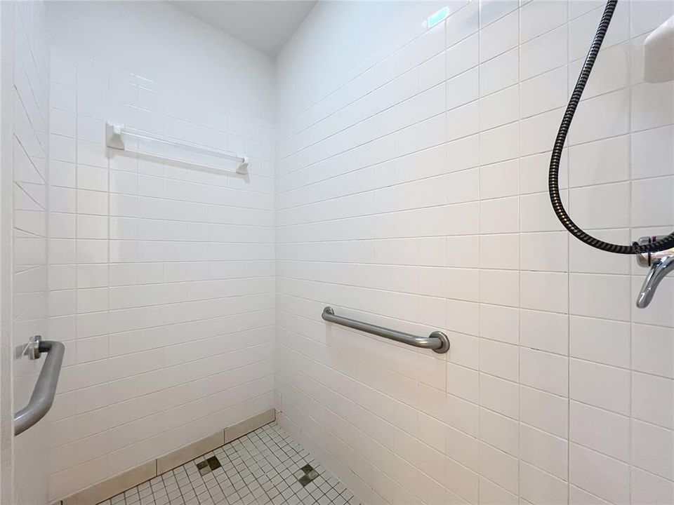 合同活跃: $279,000 (3 贝兹, 2 浴室, 1720 平方英尺)