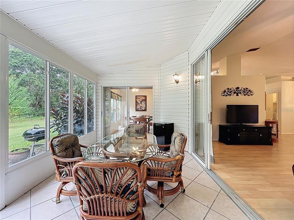 合同活跃: $279,000 (3 贝兹, 2 浴室, 1720 平方英尺)