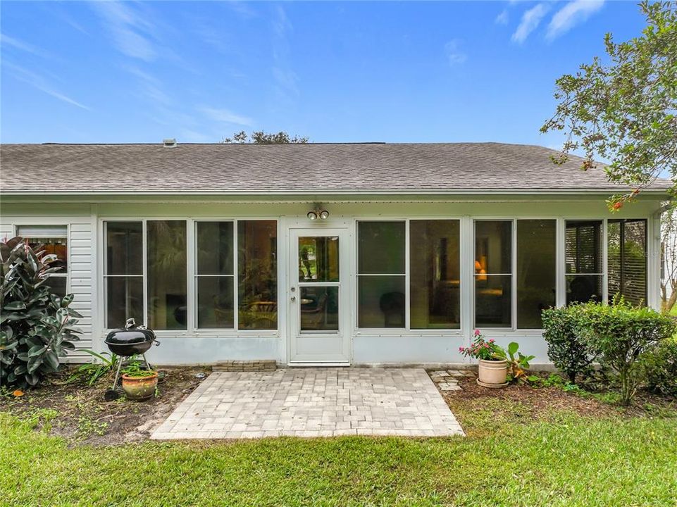 合同活跃: $279,000 (3 贝兹, 2 浴室, 1720 平方英尺)