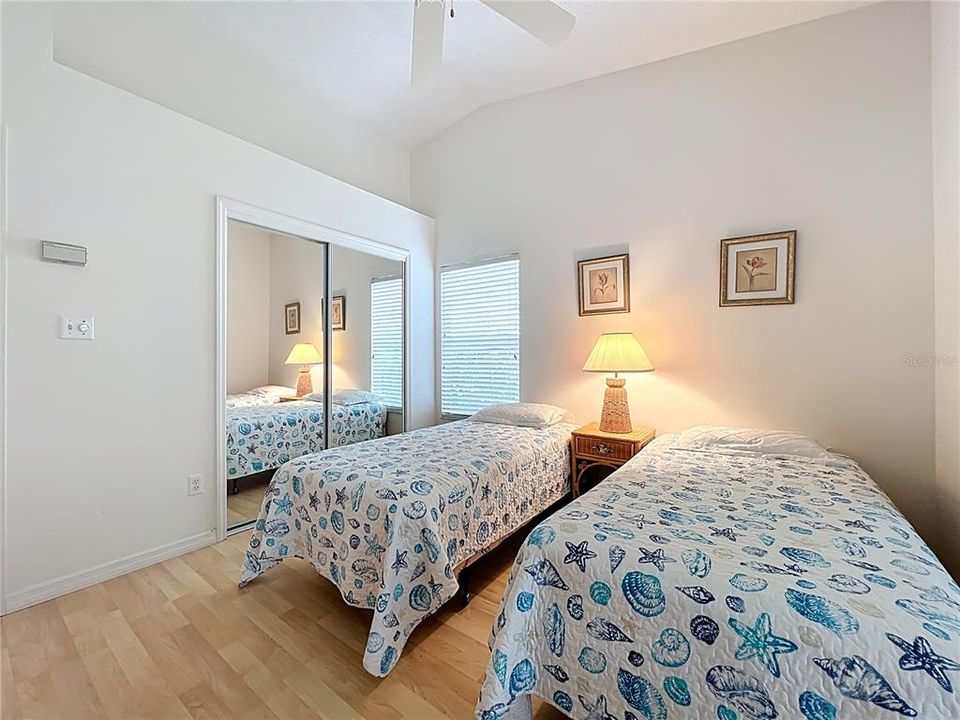 合同活跃: $279,000 (3 贝兹, 2 浴室, 1720 平方英尺)