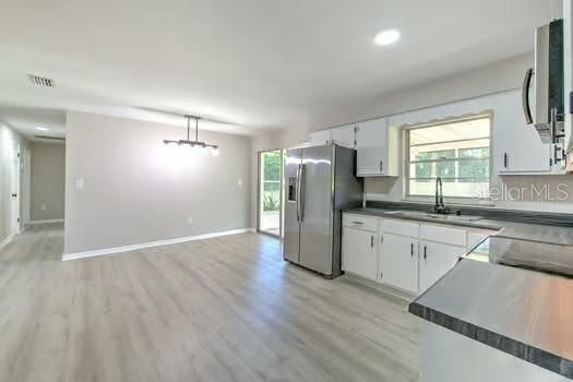 Active With Contract: $299,900 (3 beds, 2 baths, 1404 Square Feet)