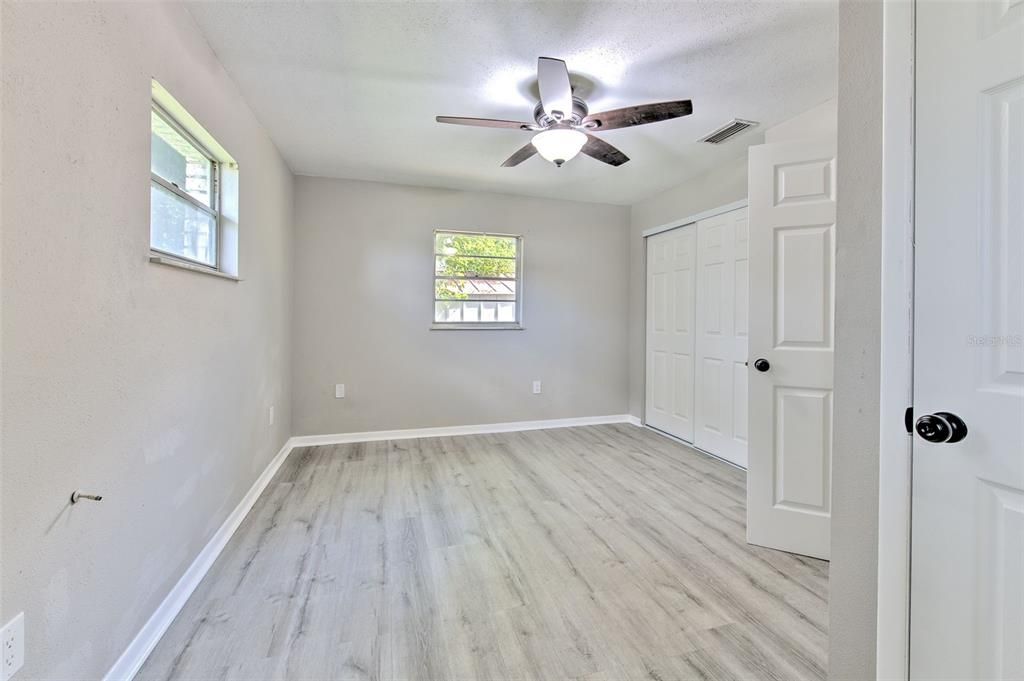 Active With Contract: $299,900 (3 beds, 2 baths, 1404 Square Feet)
