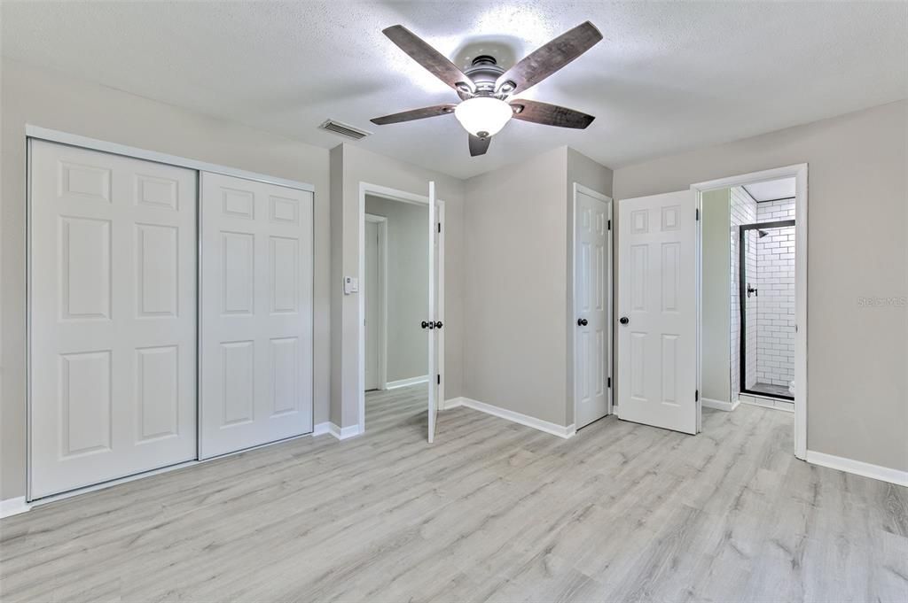 Active With Contract: $299,900 (3 beds, 2 baths, 1404 Square Feet)