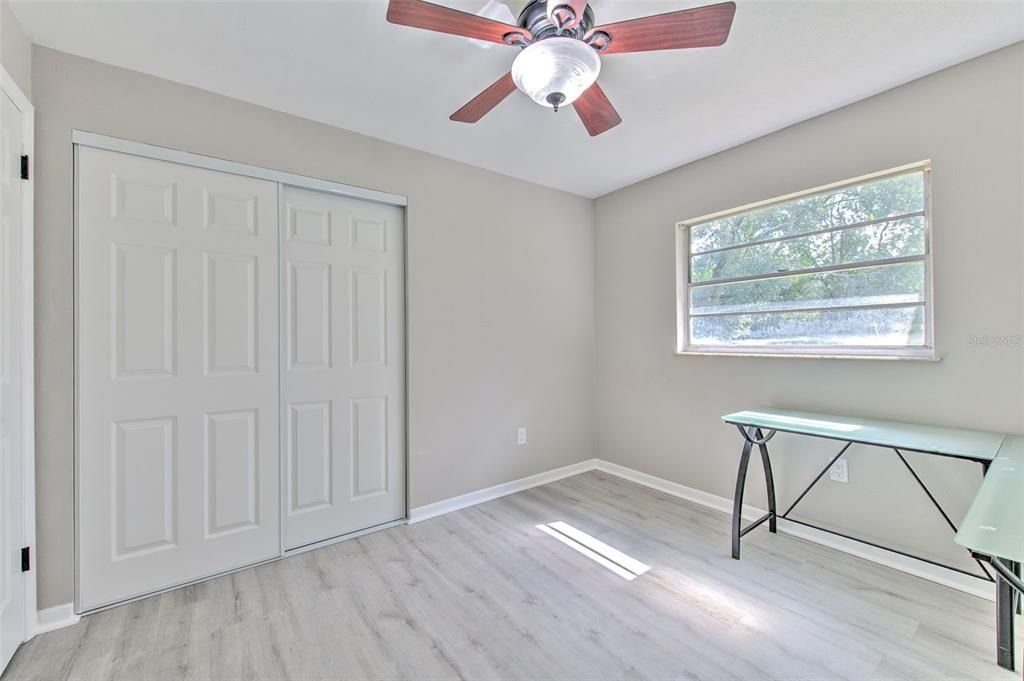 Active With Contract: $299,900 (3 beds, 2 baths, 1404 Square Feet)