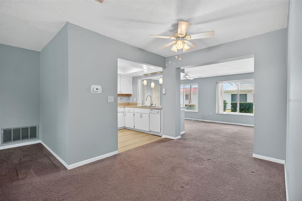 For Sale: $265,000 (2 beds, 2 baths, 1103 Square Feet)