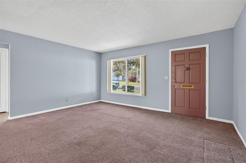 For Sale: $265,000 (2 beds, 2 baths, 1103 Square Feet)