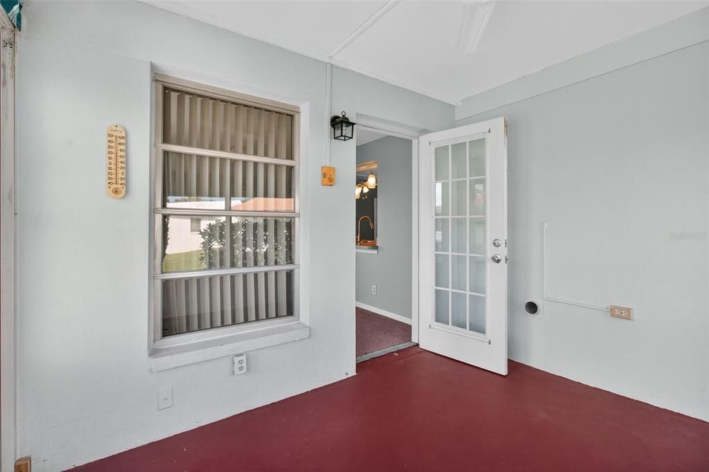 For Sale: $265,000 (2 beds, 2 baths, 1103 Square Feet)