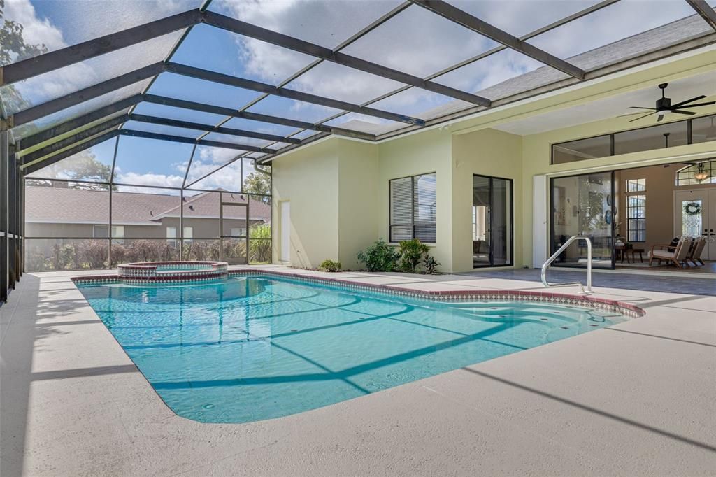 En Venta: $570,000 (4 camas, 4 baños, 3074 Pies cuadrados)