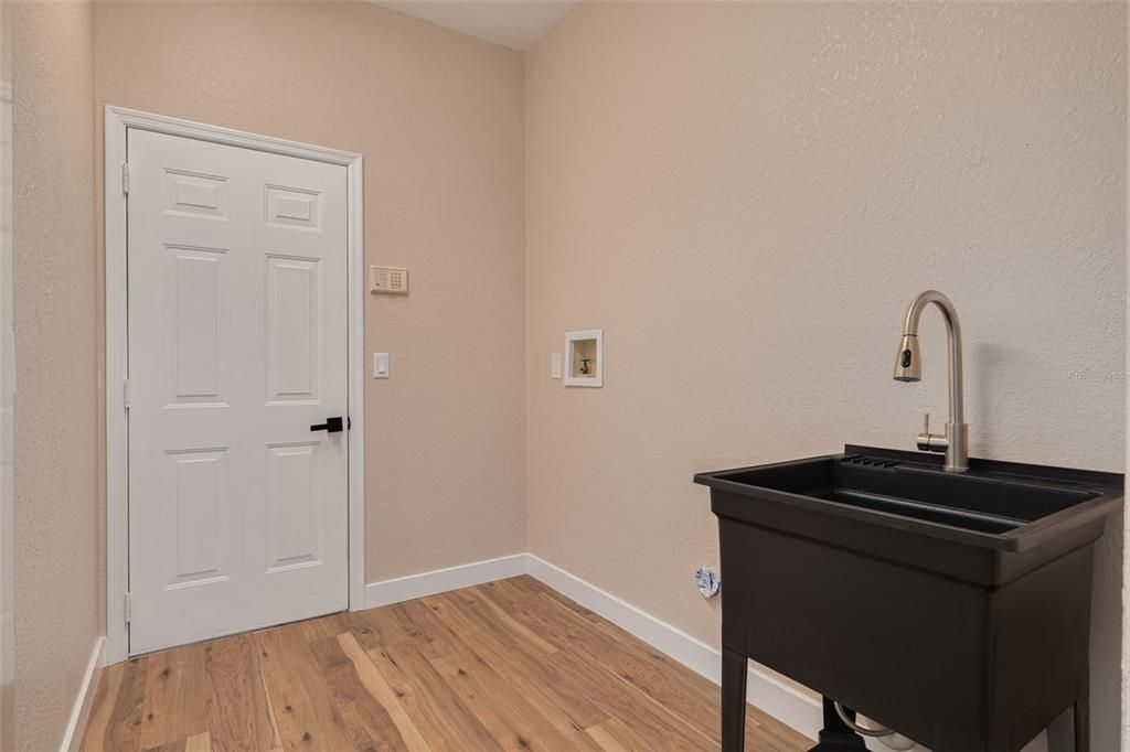 En Venta: $570,000 (4 camas, 4 baños, 3074 Pies cuadrados)