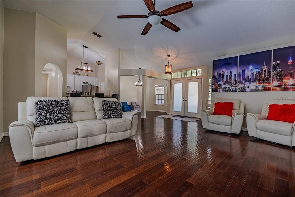 待售: $515,000 (3 贝兹, 2 浴室, 1705 平方英尺)