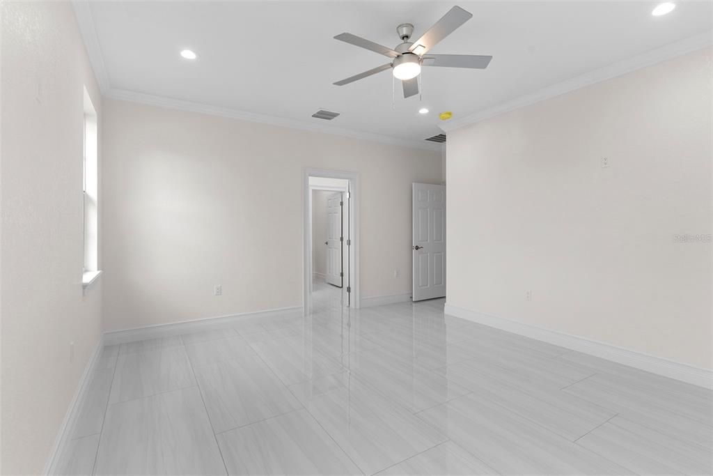 待售: $385,000 (3 贝兹, 2 浴室, 1923 平方英尺)