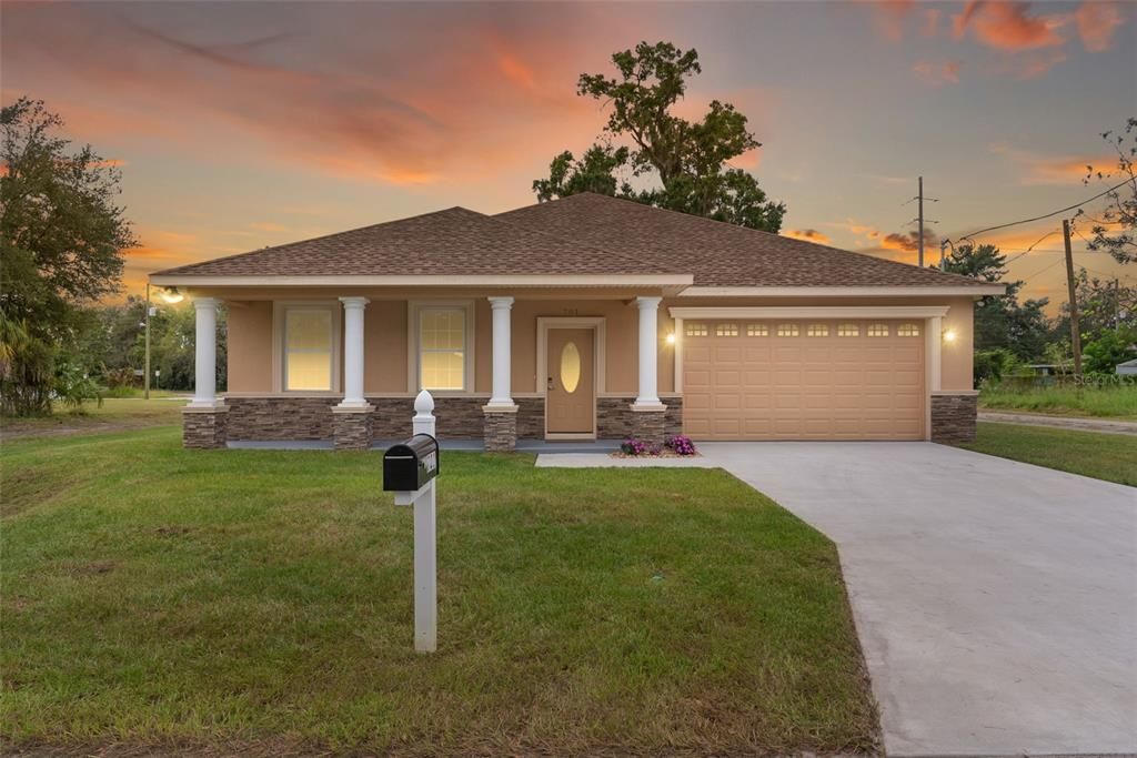 待售: $385,000 (3 贝兹, 2 浴室, 1923 平方英尺)