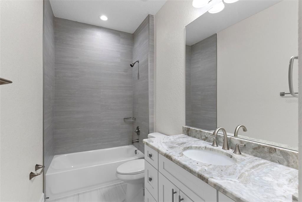 待售: $385,000 (3 贝兹, 2 浴室, 1923 平方英尺)