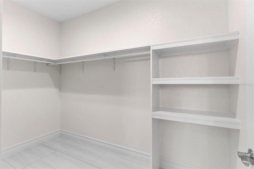 待售: $385,000 (3 贝兹, 2 浴室, 1923 平方英尺)