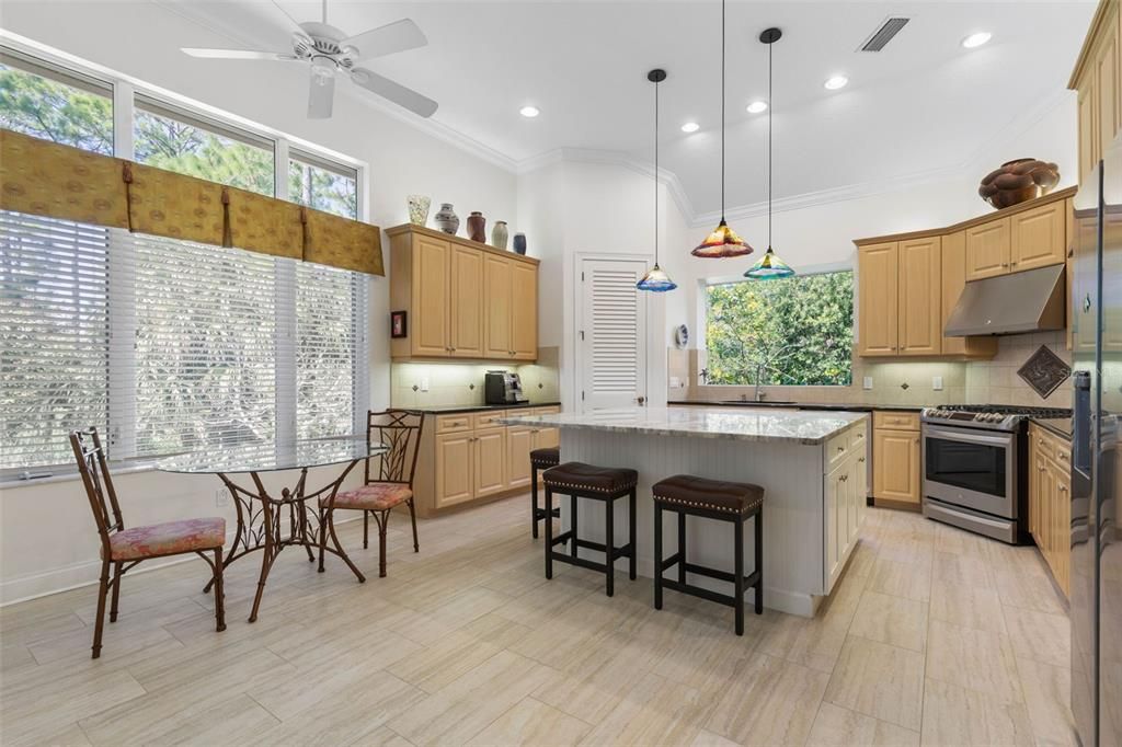 待售: $819,000 (3 贝兹, 2 浴室, 2643 平方英尺)