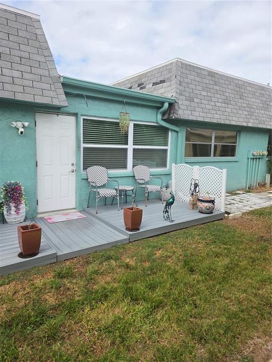 For Sale: $209,900 (2 beds, 2 baths, 1109 Square Feet)