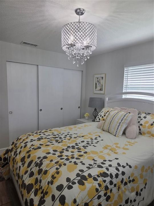 For Sale: $209,900 (2 beds, 2 baths, 1109 Square Feet)