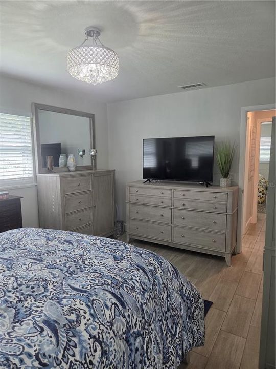 For Sale: $209,900 (2 beds, 2 baths, 1109 Square Feet)