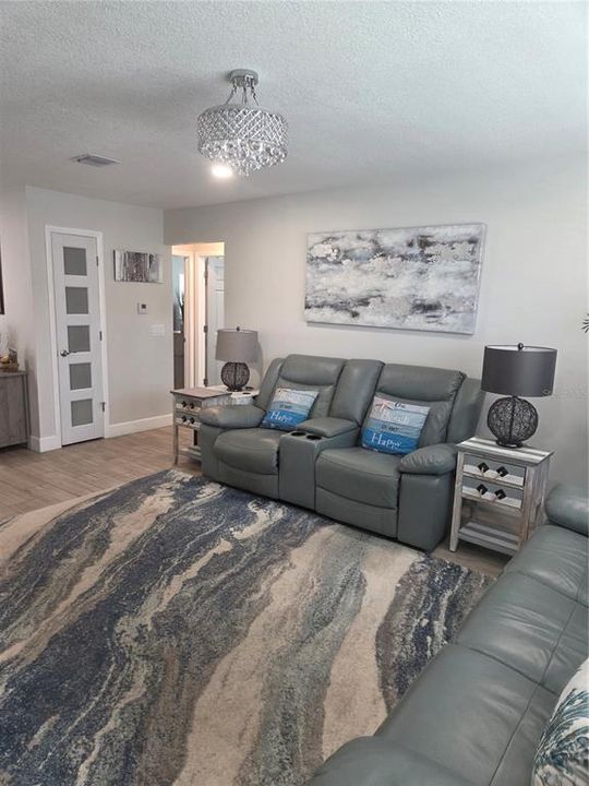 For Sale: $209,900 (2 beds, 2 baths, 1109 Square Feet)