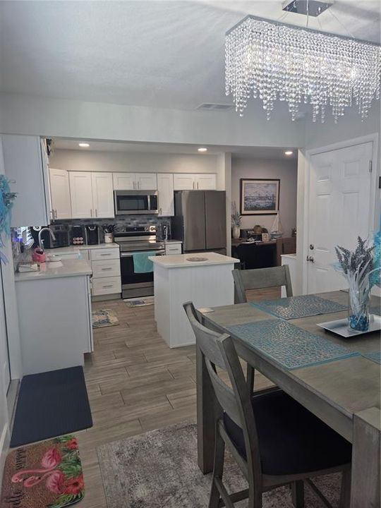 For Sale: $209,900 (2 beds, 2 baths, 1109 Square Feet)