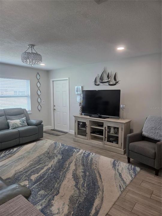 For Sale: $209,900 (2 beds, 2 baths, 1109 Square Feet)