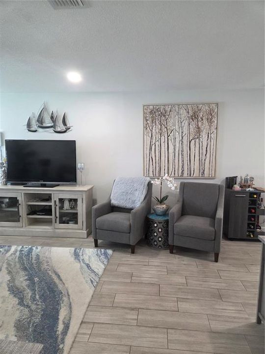 For Sale: $209,900 (2 beds, 2 baths, 1109 Square Feet)