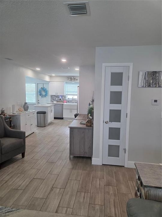 For Sale: $209,900 (2 beds, 2 baths, 1109 Square Feet)