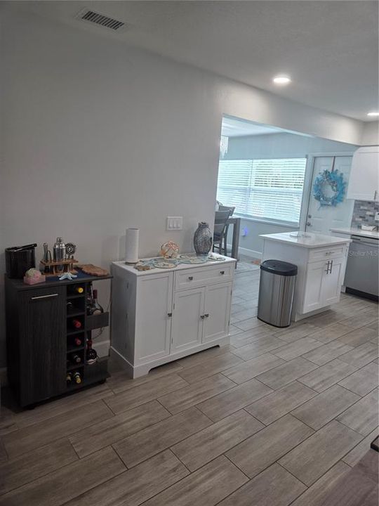 For Sale: $209,900 (2 beds, 2 baths, 1109 Square Feet)