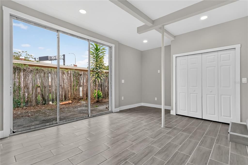 For Sale: $800,000 (5 beds, 3 baths, 2472 Square Feet)