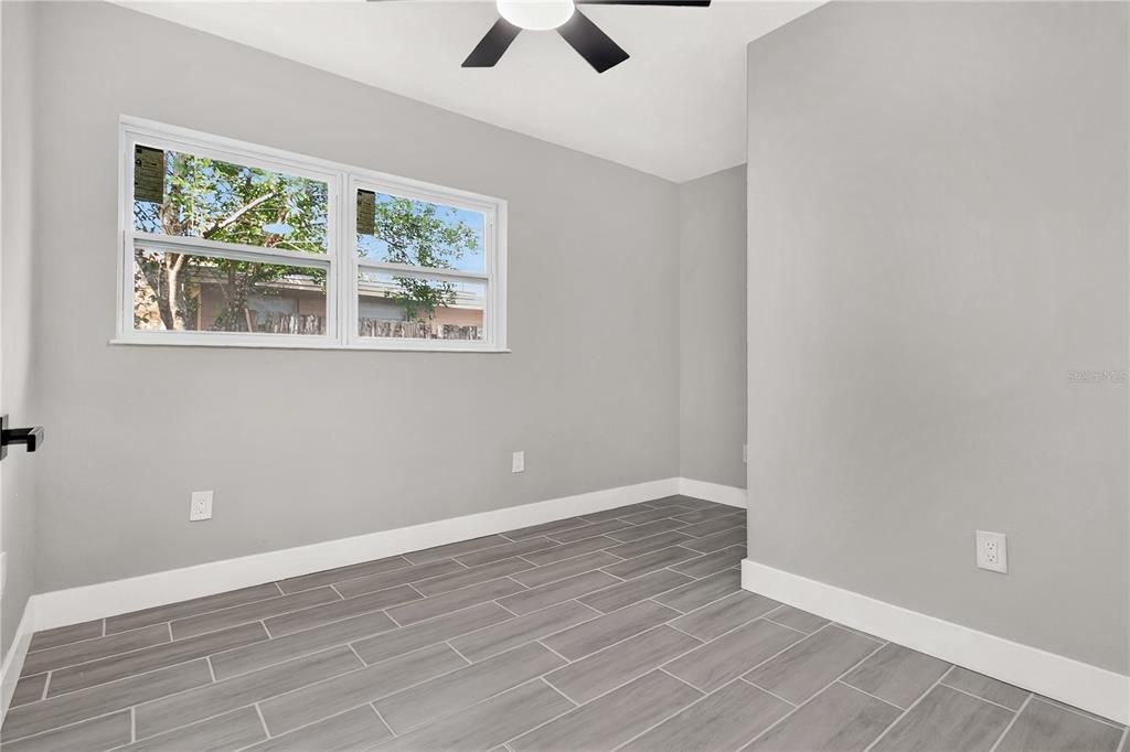 For Sale: $800,000 (5 beds, 3 baths, 2472 Square Feet)