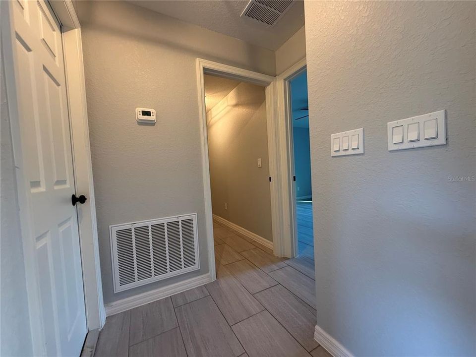 合同活跃: $248,900 (3 贝兹, 2 浴室, 1380 平方英尺)