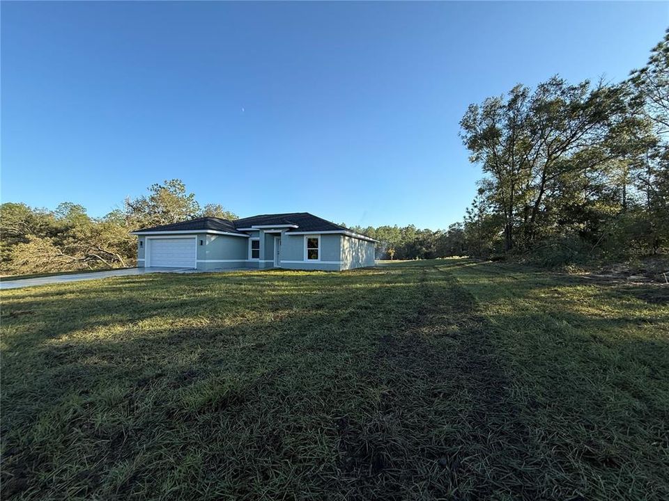 合同活跃: $248,900 (3 贝兹, 2 浴室, 1380 平方英尺)