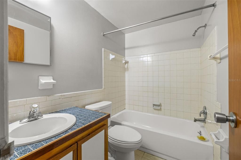 Active With Contract: $250,000 (2 beds, 0 baths, 1080 Square Feet)