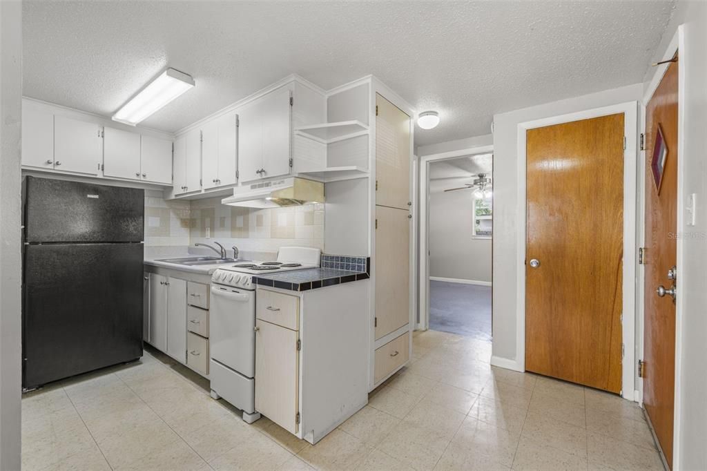 Active With Contract: $250,000 (2 beds, 0 baths, 1080 Square Feet)