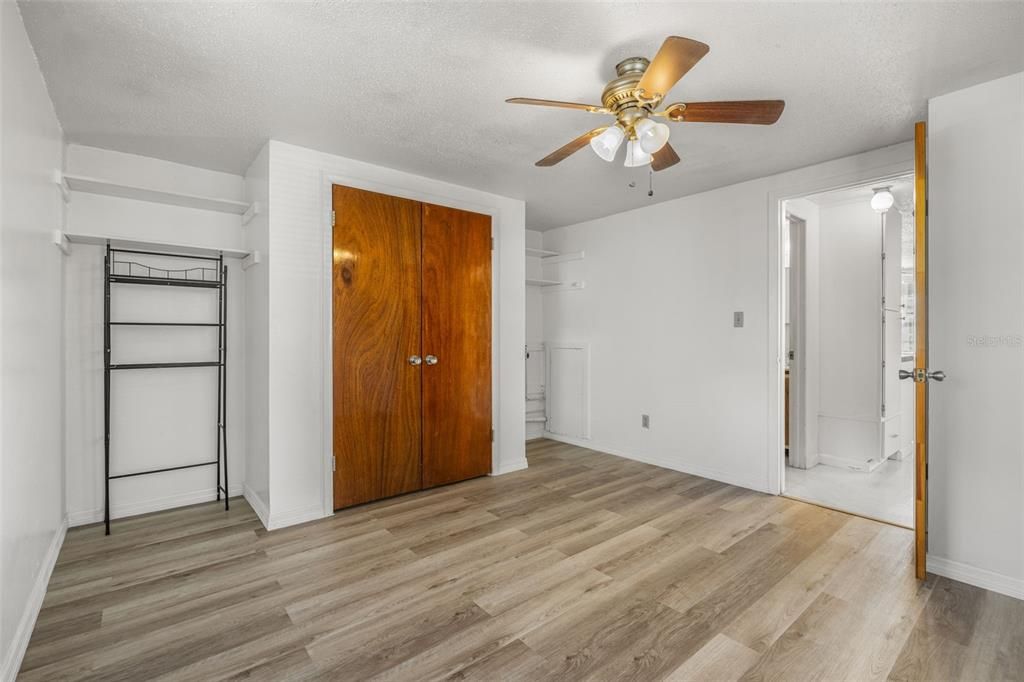 Active With Contract: $250,000 (2 beds, 0 baths, 1080 Square Feet)