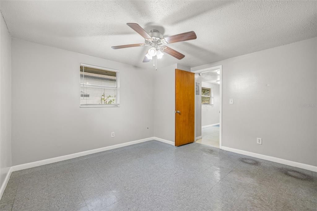 Active With Contract: $250,000 (2 beds, 0 baths, 1080 Square Feet)