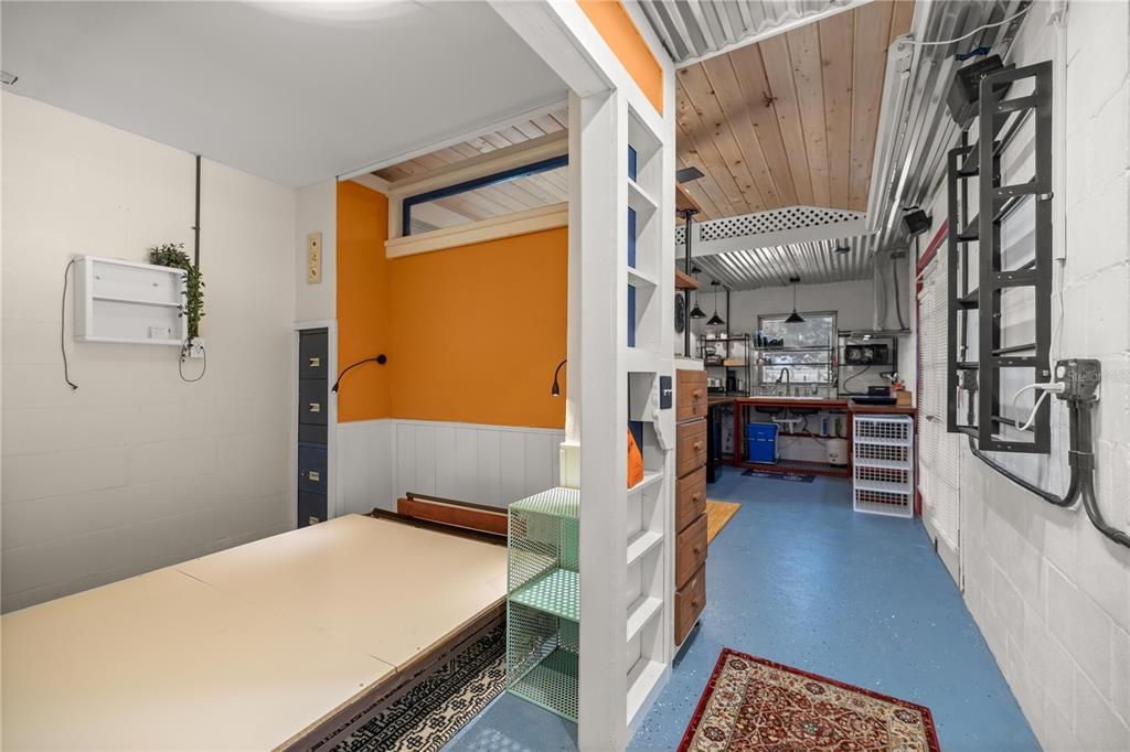 На продажу: $199,000 (2 спален, 1 ванн, 884 Квадратных фут)