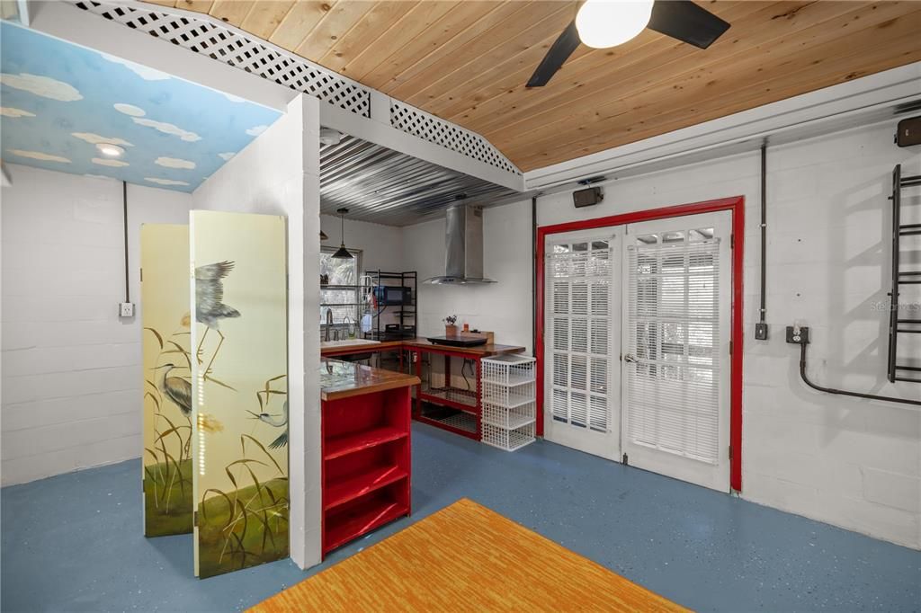 На продажу: $199,000 (2 спален, 1 ванн, 884 Квадратных фут)