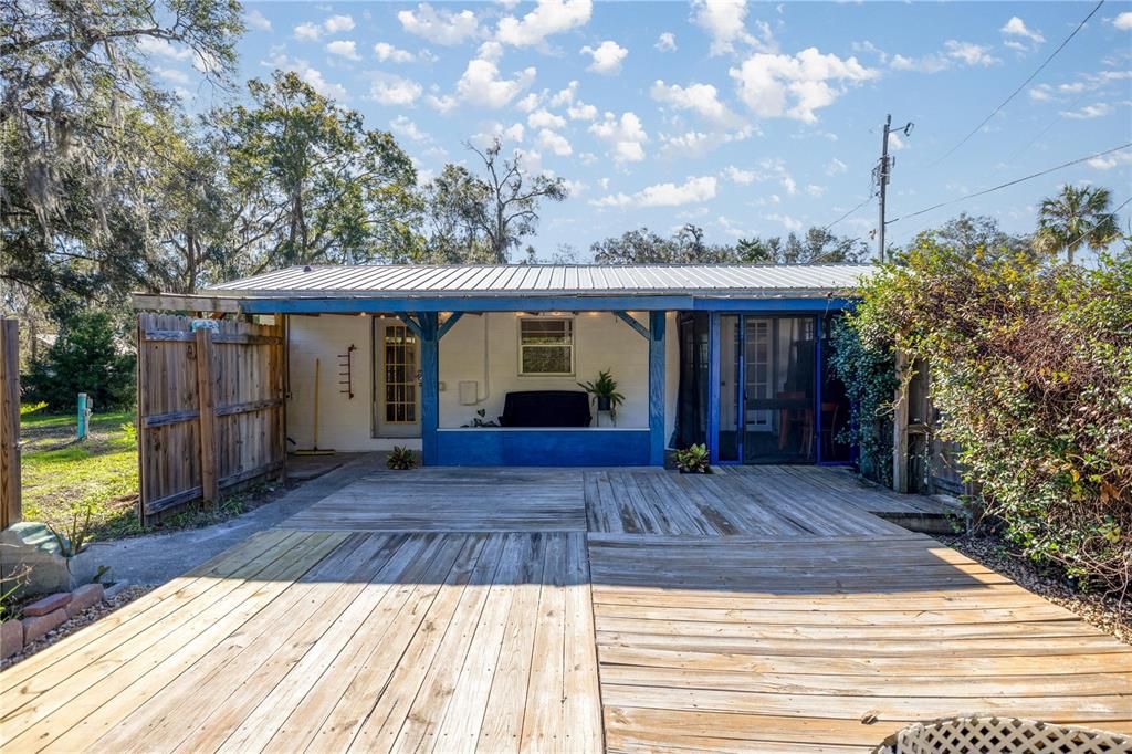 На продажу: $199,000 (2 спален, 1 ванн, 884 Квадратных фут)