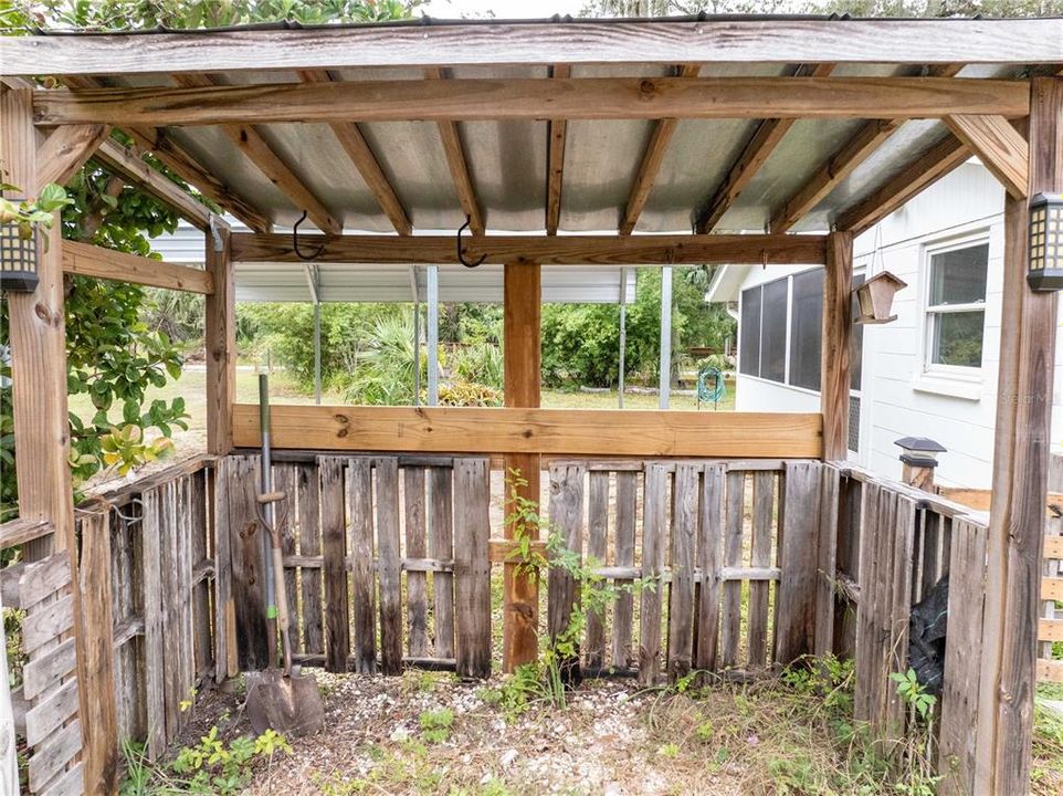 На продажу: $199,000 (2 спален, 1 ванн, 884 Квадратных фут)