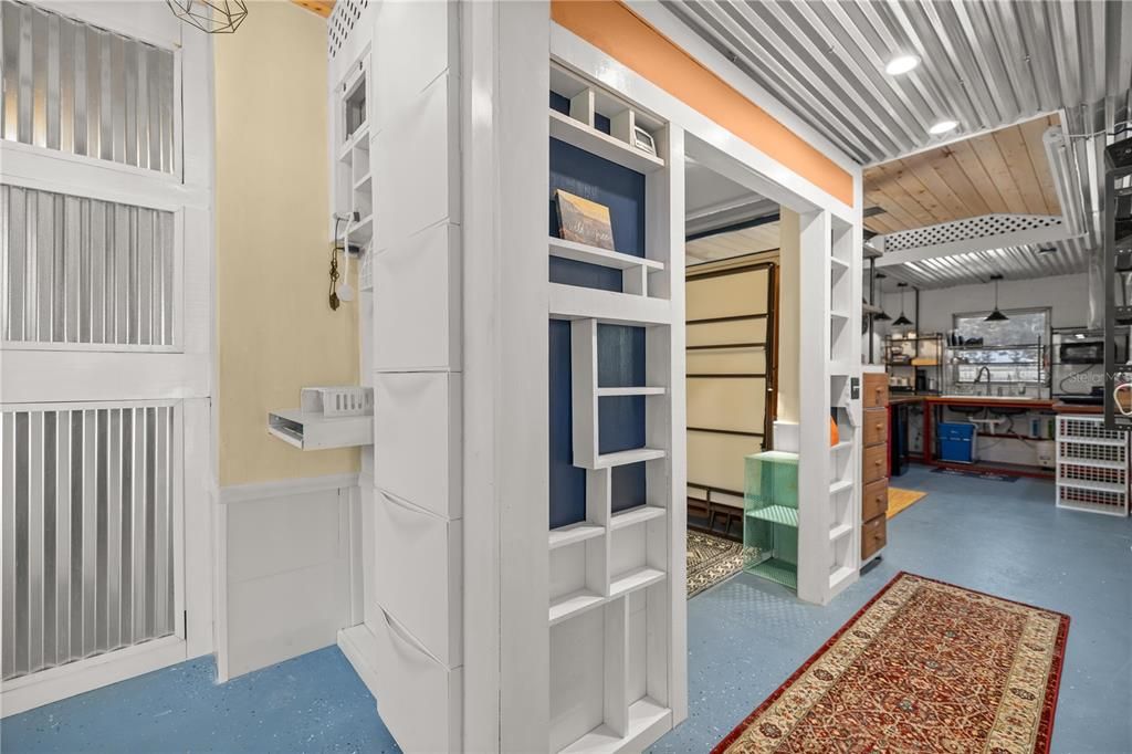 На продажу: $199,000 (2 спален, 1 ванн, 884 Квадратных фут)