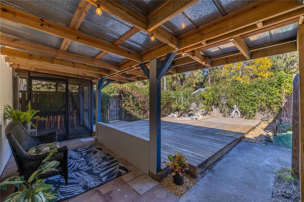 На продажу: $199,000 (2 спален, 1 ванн, 884 Квадратных фут)