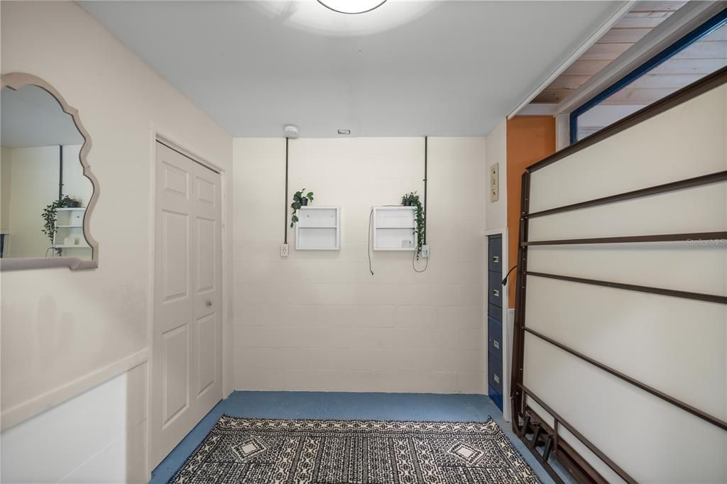 На продажу: $199,000 (2 спален, 1 ванн, 884 Квадратных фут)