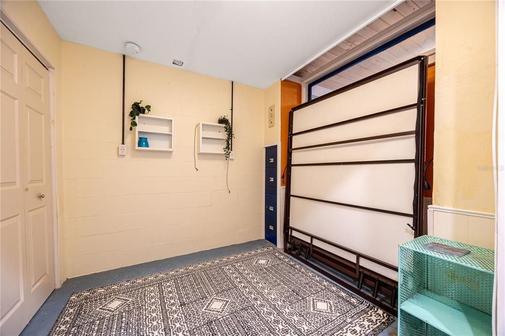 На продажу: $199,000 (2 спален, 1 ванн, 884 Квадратных фут)