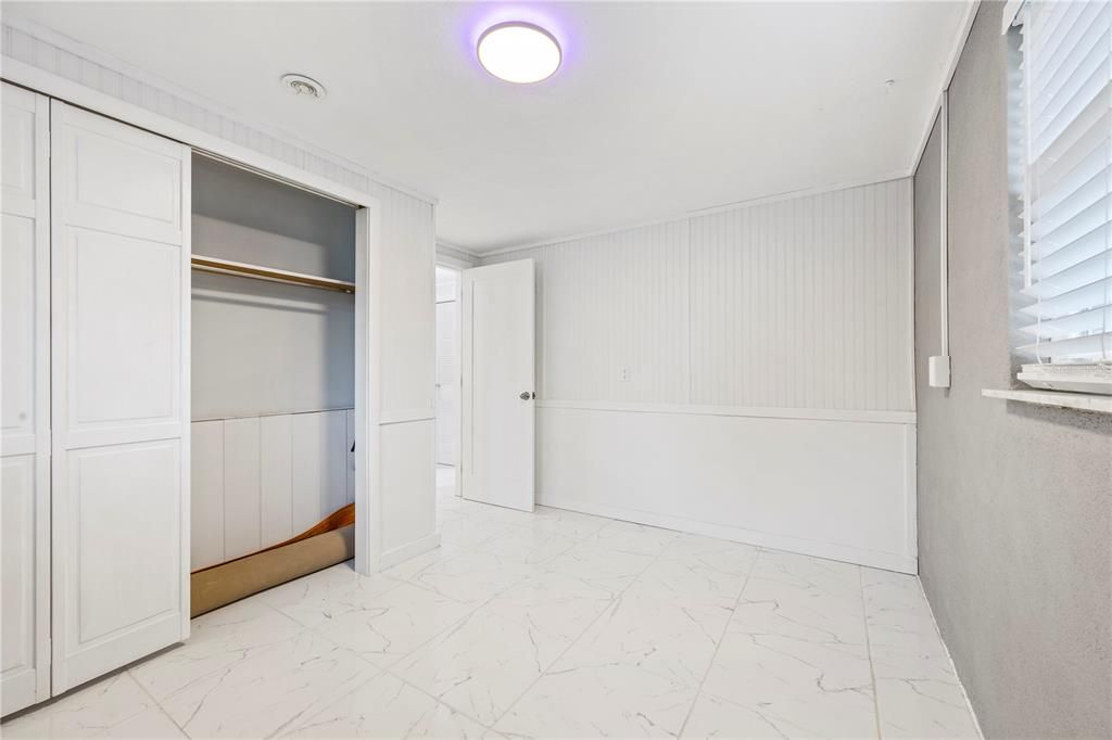 На продажу: $199,000 (2 спален, 1 ванн, 884 Квадратных фут)