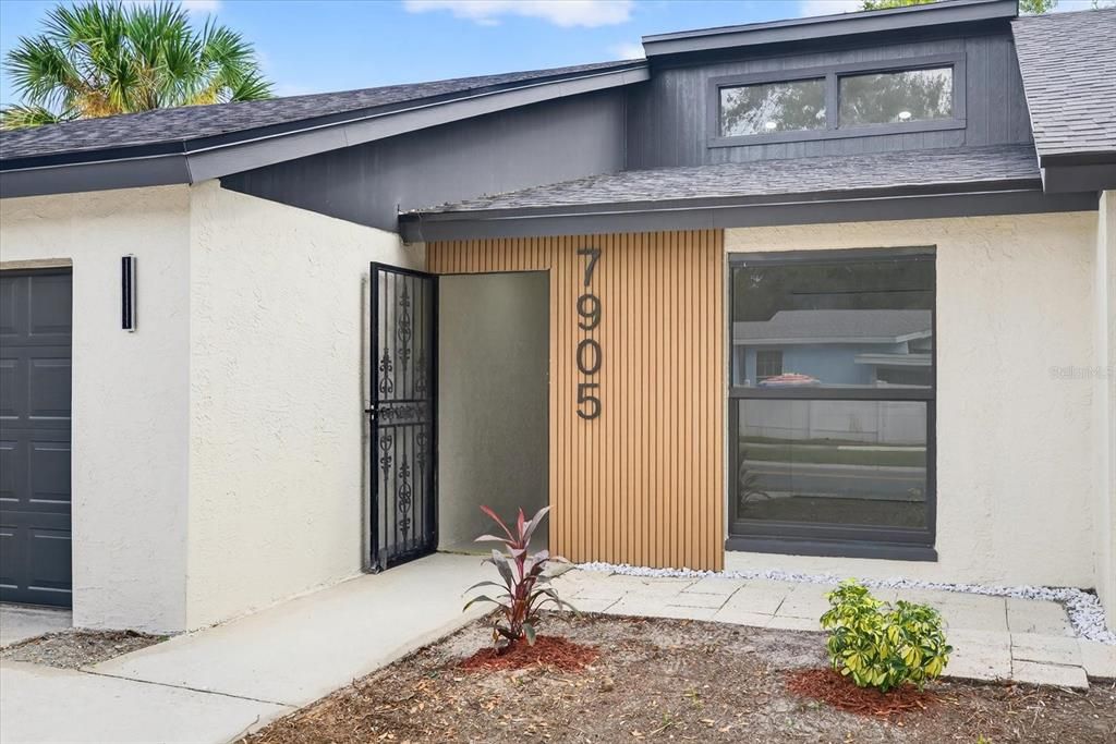 合同活跃: $439,900 (3 贝兹, 2 浴室, 1612 平方英尺)