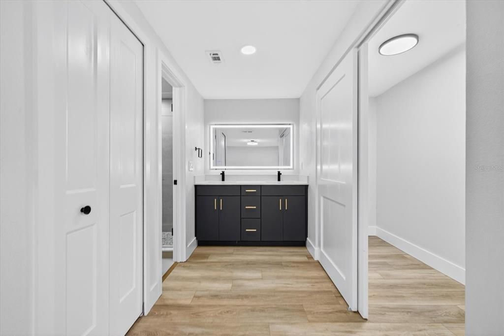 合同活跃: $439,900 (3 贝兹, 2 浴室, 1612 平方英尺)