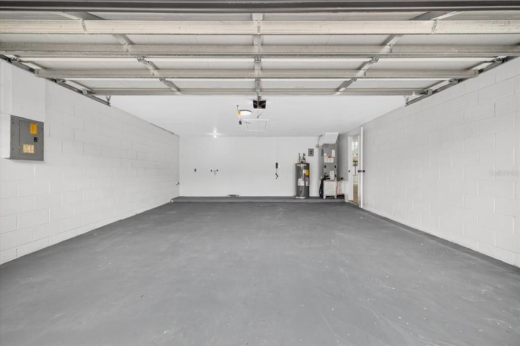 合同活跃: $439,900 (3 贝兹, 2 浴室, 1612 平方英尺)